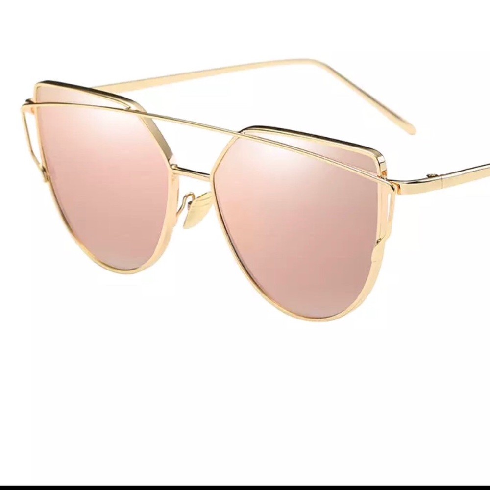 ☀️1 LEFT☀️ROSE GOLD CAT EYE SUNGLASSES - Picture 2 of 2